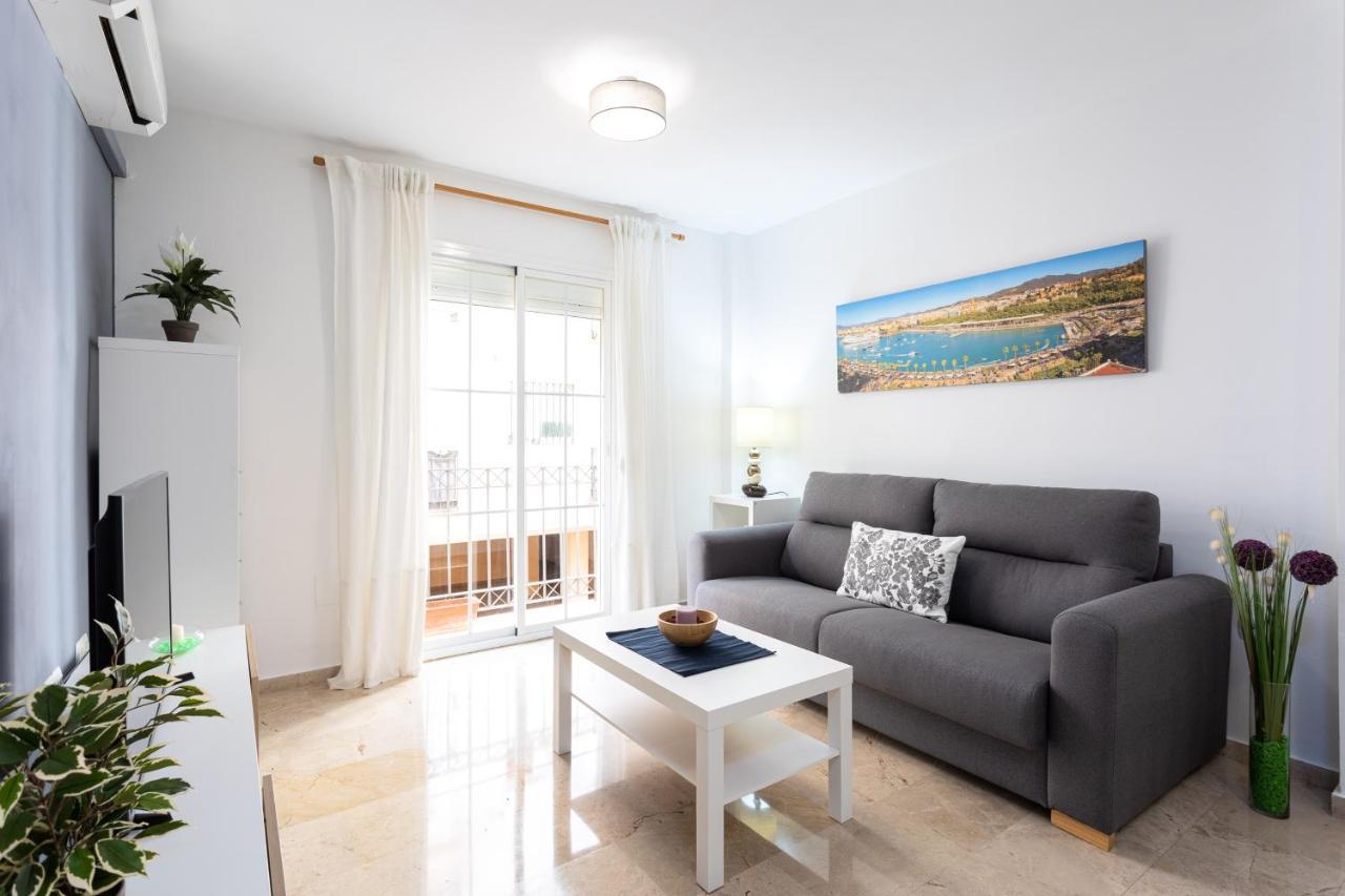 Holidays2Malaga Capuchinos French Balconies, Private Parking, Wifi & Air Con Buitenkant foto