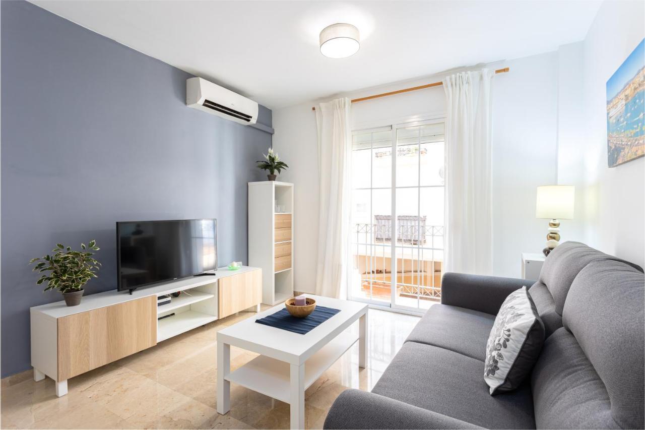 Holidays2Malaga Capuchinos French Balconies, Private Parking, Wifi & Air Con Buitenkant foto