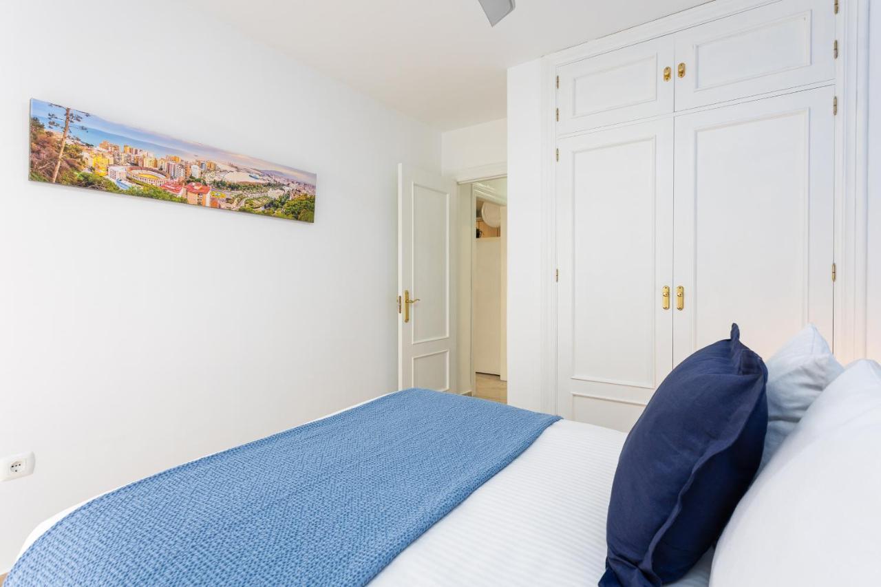 Holidays2Malaga Capuchinos French Balconies, Private Parking, Wifi & Air Con Buitenkant foto