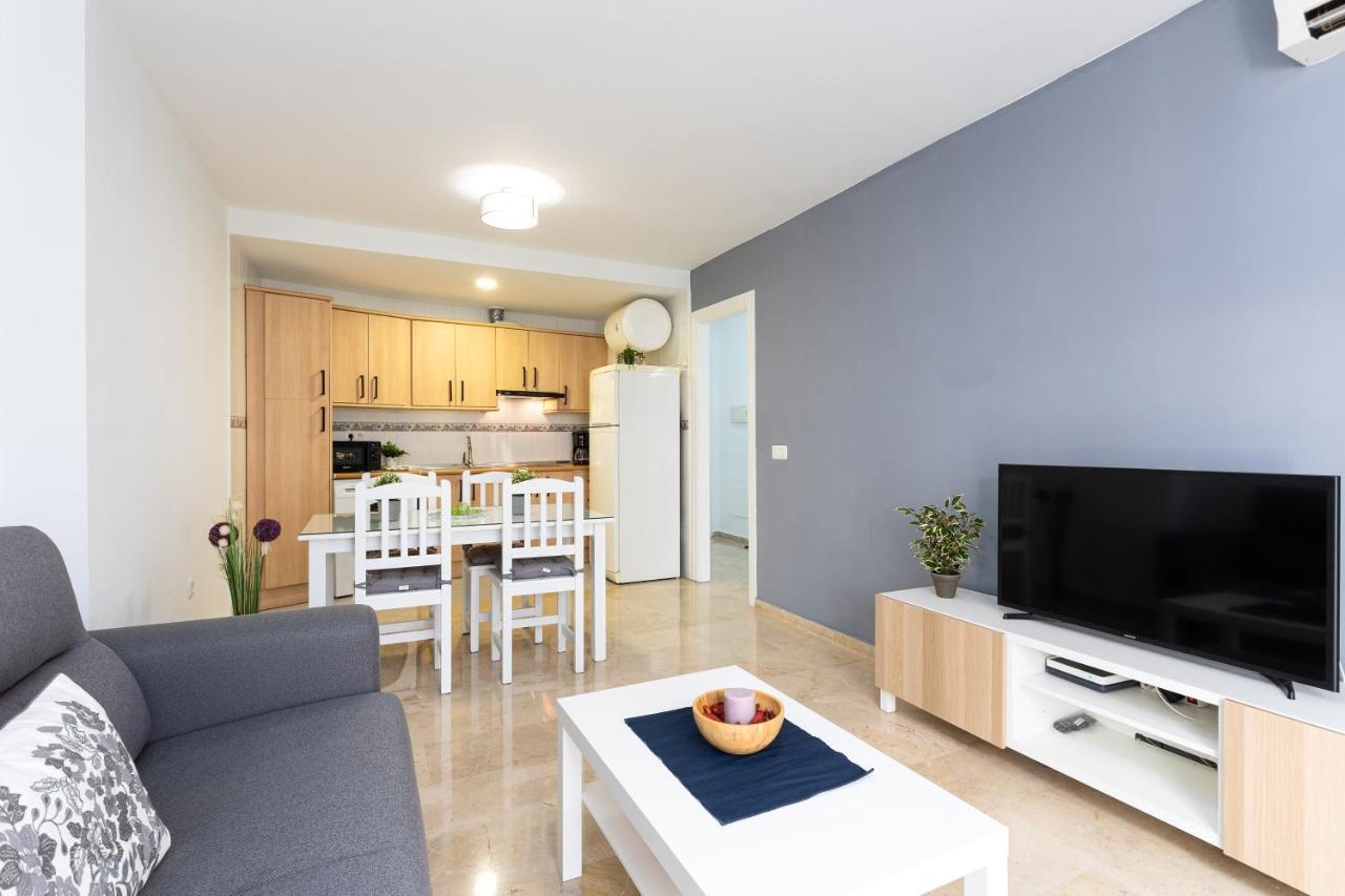 Holidays2Malaga Capuchinos French Balconies, Private Parking, Wifi & Air Con Buitenkant foto