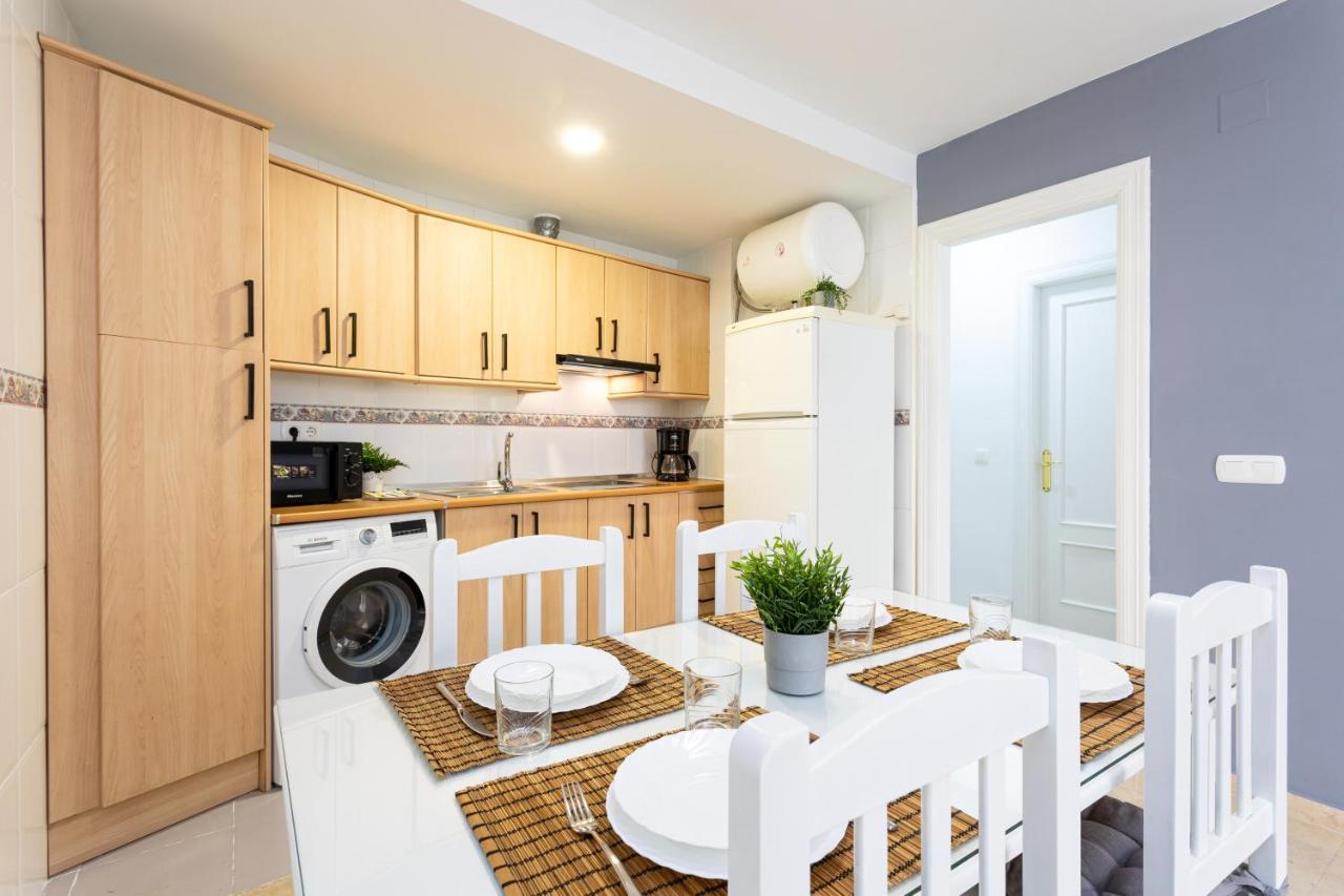 Holidays2Malaga Capuchinos French Balconies, Private Parking, Wifi & Air Con Buitenkant foto