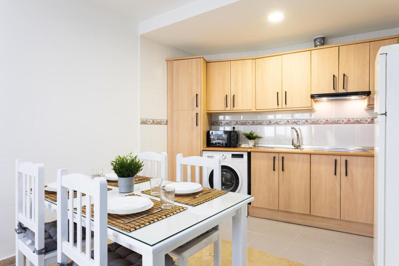 Holidays2Malaga Capuchinos French Balconies, Private Parking, Wifi & Air Con Buitenkant foto